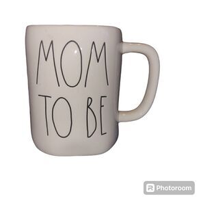 RAE DUNN MOM TO BE COFFEE CUP. ^